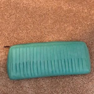 Hobo international clutch